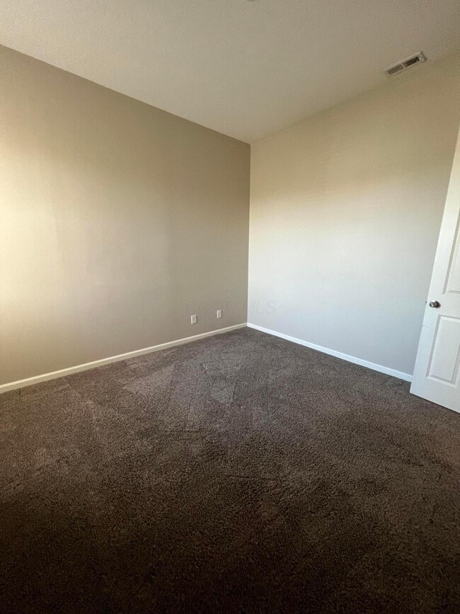 Building Photo - 3203 Rossmore Cir
