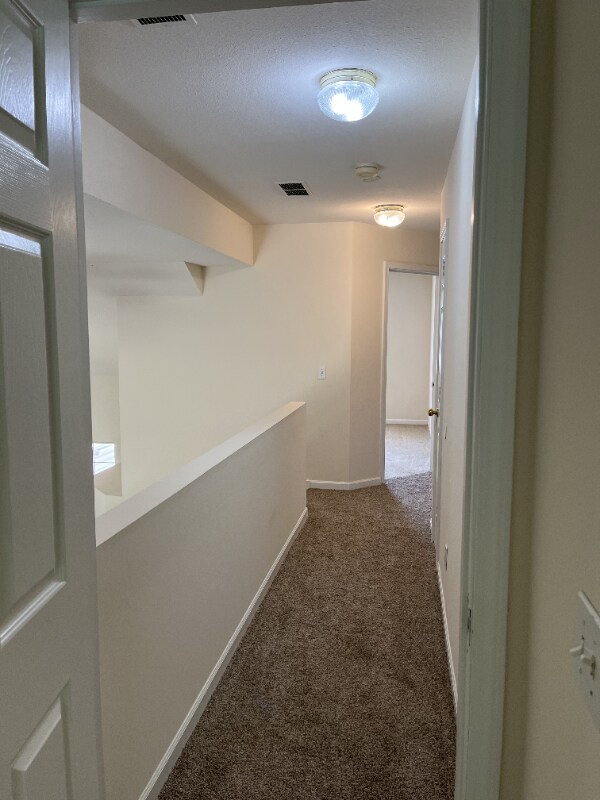 Building Photo - 1208 E Jeffery Dr