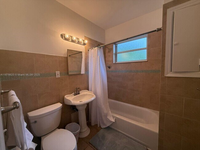 Building Photo - 1289 Marseille Dr