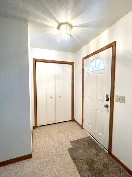 Building Photo - 1509 Manor Ln