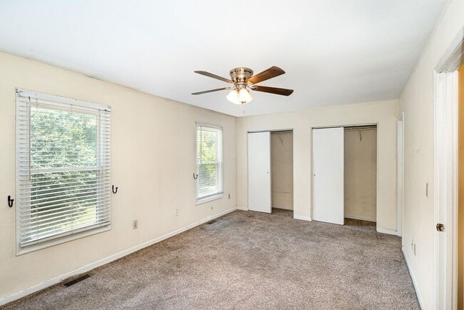 Building Photo - 10701 Houck Dr