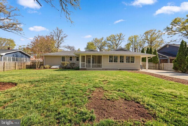 Building Photo - 808 Cottonwood Dr