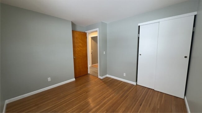 Building Photo - 198 Skycrest Dr