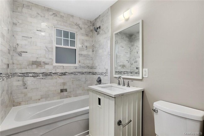 Building Photo - 48 Rossmore Ave