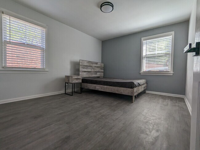 Building Photo - 4009 Washington Blvd