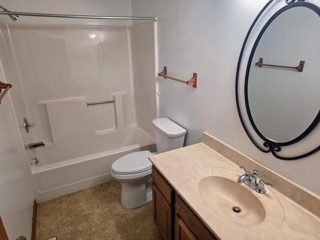 Building Photo - 5310 Brookview Dr