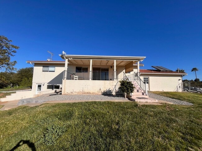 Building Photo - Spectacular Retro Home in a Rural Setting with Views and Space