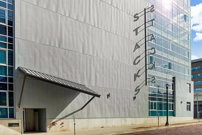 Building Photo - 345 N 6th Ave