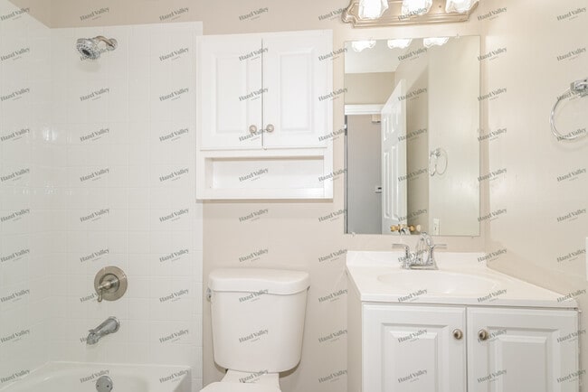 Building Photo - 1579 Matlock Dr