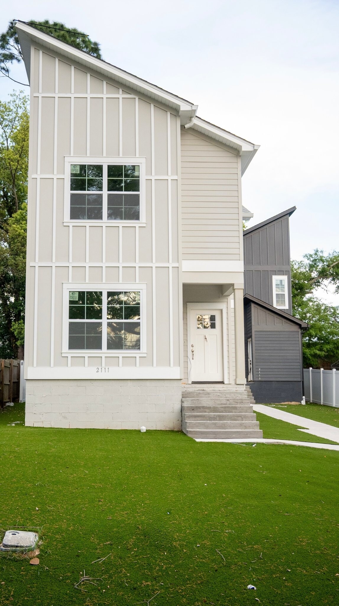 Building Photo - 2111 Owens St