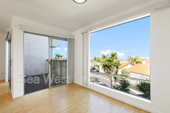 Building Photo - 914 Caminito Madrigal