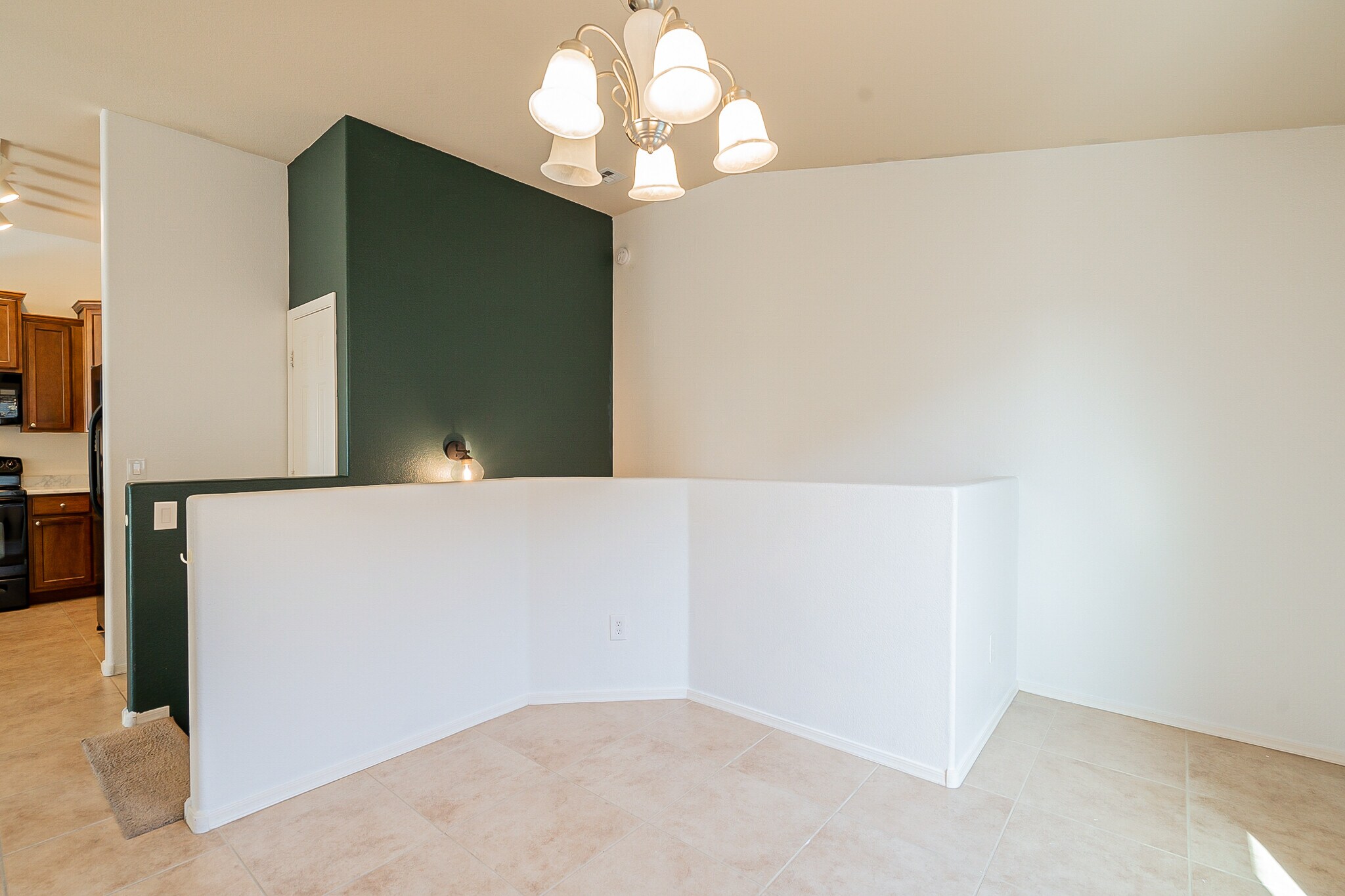 Building Photo - 2725 E Mine Creek Rd