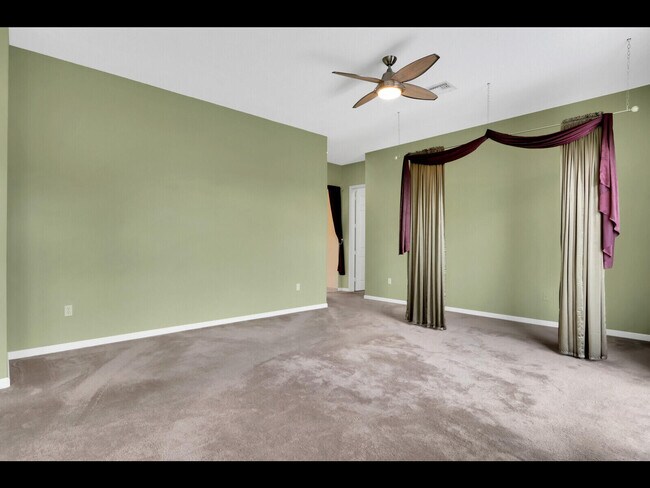 Building Photo - 3043 Hartridge Terrace
