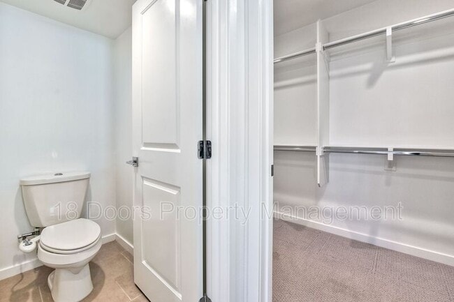 Building Photo - 8332 Ridge Ct