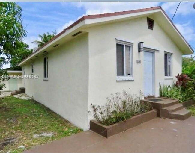 Primary Photo - 1881 NW 66th St