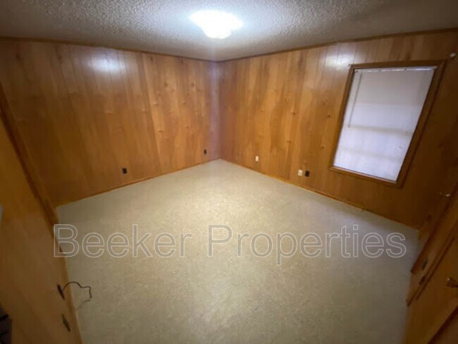 Building Photo - 3615 34th Ave