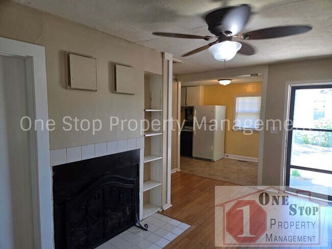 Building Photo - Beautiful 1 Bedroom 1 Bathroom Home in Raytown!