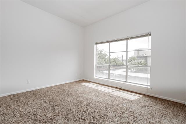 Building Photo - 10438 High Hollows Dr