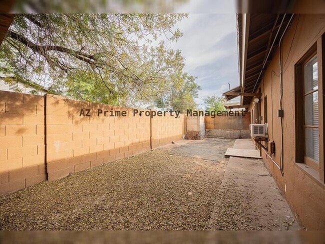 Building Photo - 7513 N 61st Ave