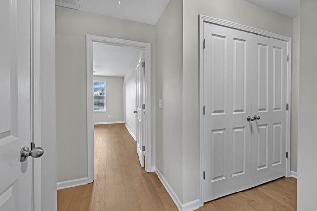 Building Photo - Middle Tennessee Blvd Townhome