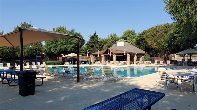 Building Photo - 3021 Sawgrass Dr