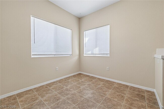 Building Photo - 1050 E Cactus Ave