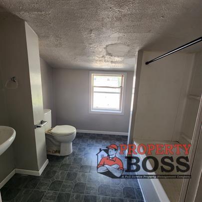 Building Photo - 410 York St