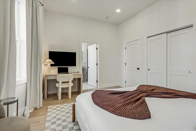 Building Photo - 97-99 Zabriskie St