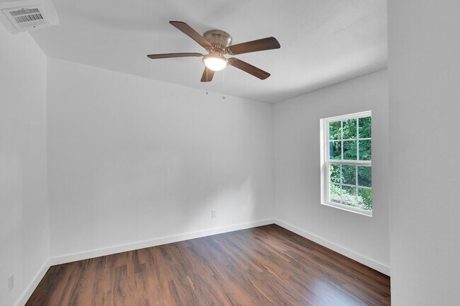 Building Photo - 6124 Sundown Dr