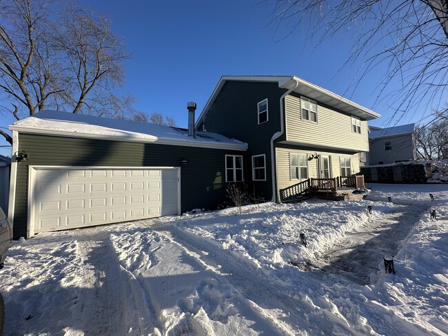 Building Photo - 33351 N Park St