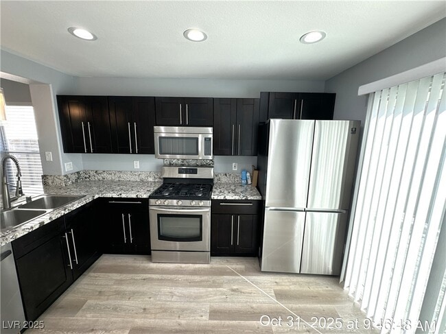 Building Photo - 10006 Mardagen St