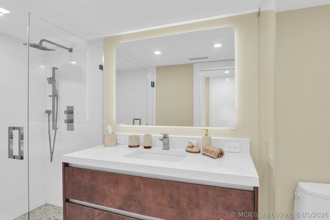 Building Photo - 550 S Ocean Blvd