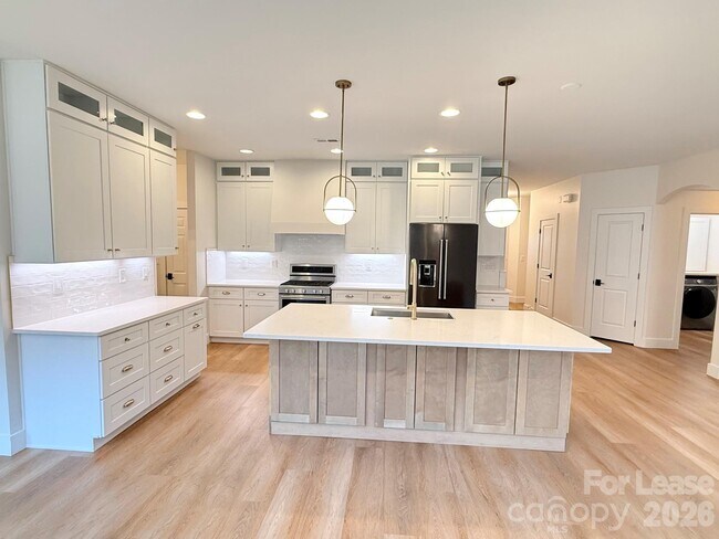 Building Photo - 5707 Verducci Ln