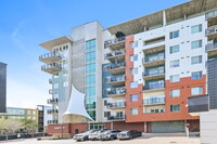 Building Photo - $2,400.00, 2 bed, 1bath located in the hea...
