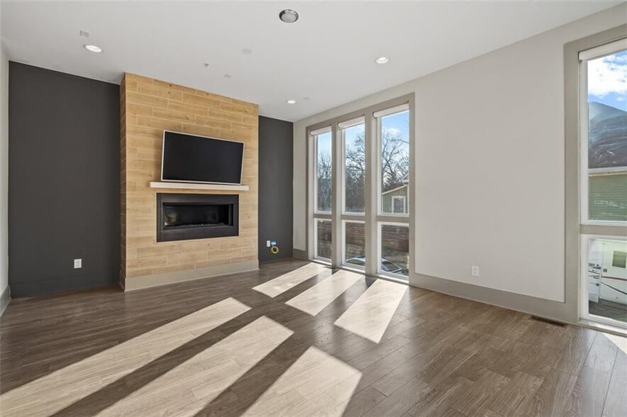 Building Photo - 63 Reynolds Square Ln