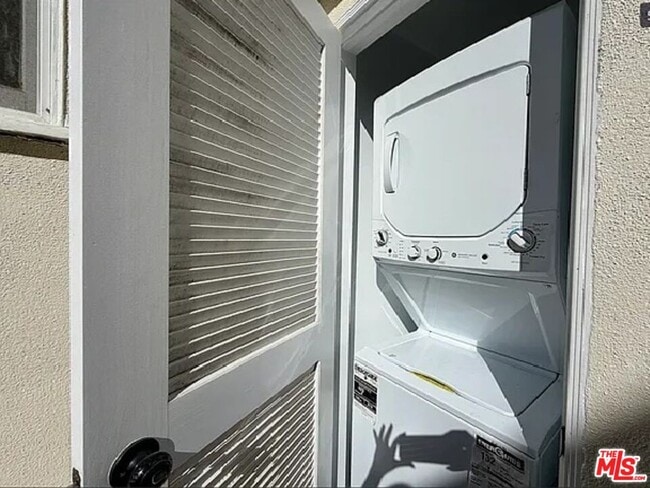 Building Photo - 1111 21st St