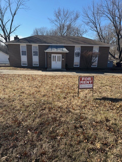 Building Photo - 6527 NW Fairway Dr