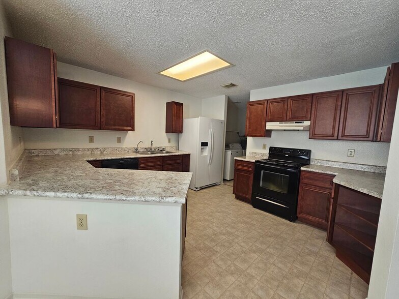 Building Photo - 11306 Gunlock