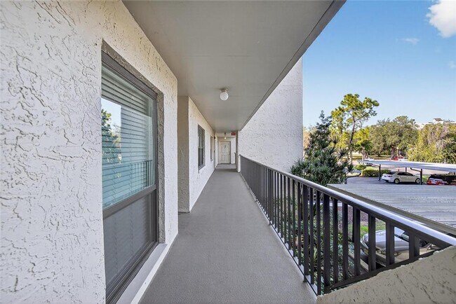 Building Photo - 2900 Cove Cay Dr