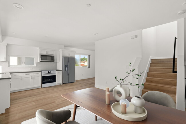 Primary Photo - 1841 S Longwood Ave