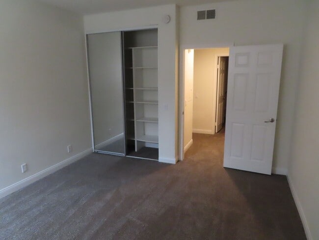 Building Photo - Resort Style Living in Mission Valley - 2 ...