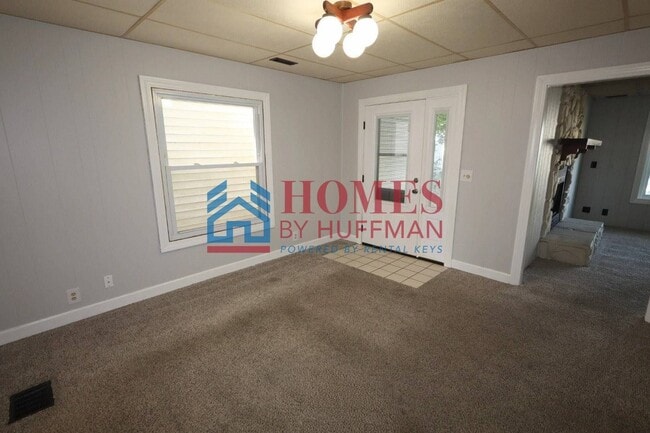 Building Photo - Three Bedroom House | Two Bathrooms