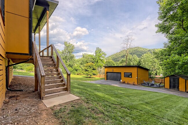 Building Photo - 122 Cannon St