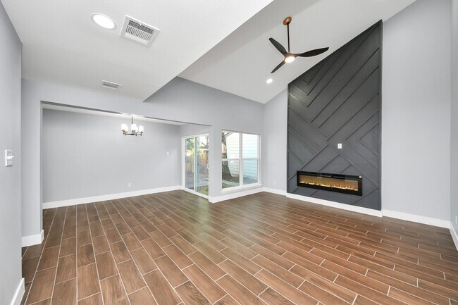 Building Photo - 10250 Bridgeland Ln