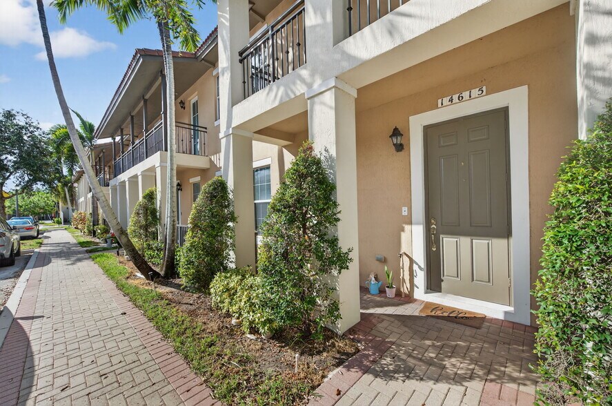 Building Photo - 14615 SW 14th St