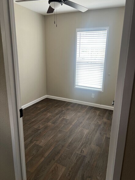 Building Photo - 750 Silent Valley Rd