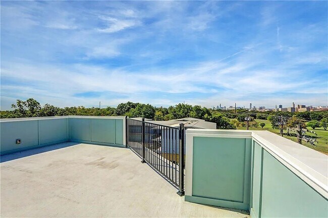 Building Photo - 4001 Red River St