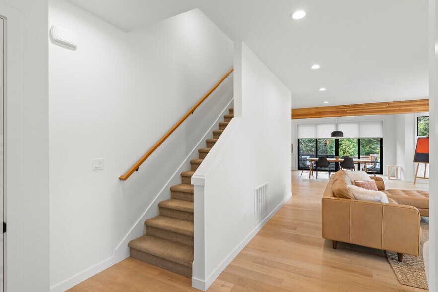 Building Photo - 1515 SE 57th Ave