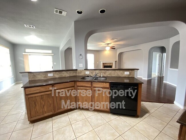 Building Photo - 601 Port Royale Way