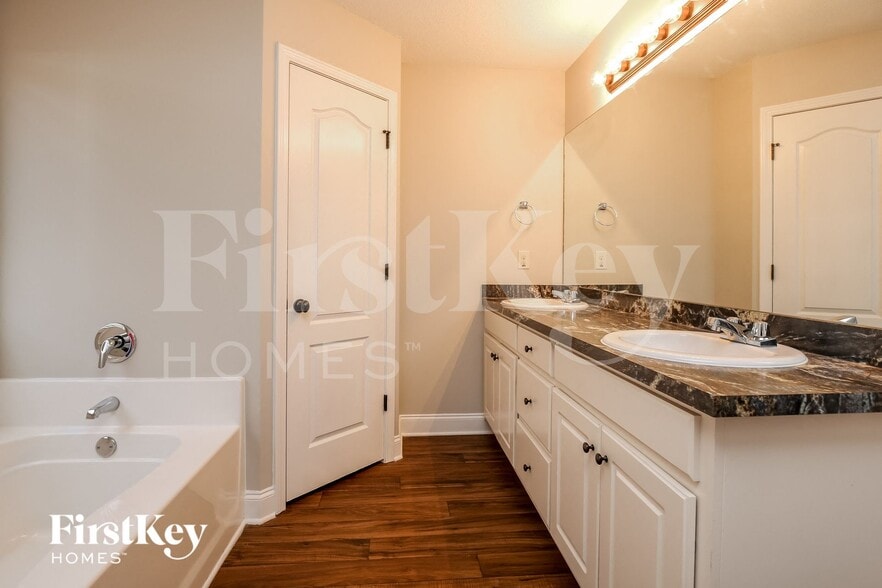 Building Photo - 1666 Dillard Way